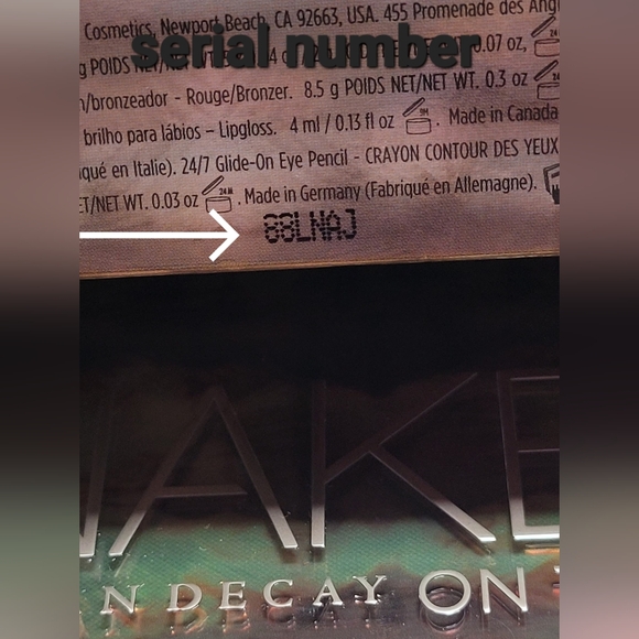 New! Urban Decay Naked On the Run Palette - Picture 7 of 12